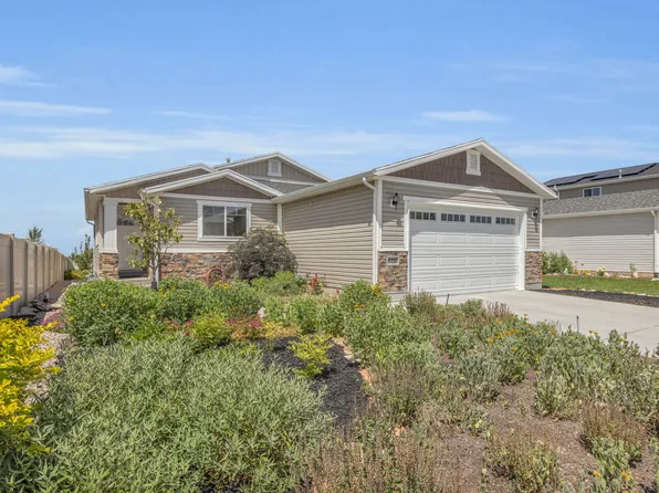 8216 W Alpha Dr, Magna, UT 84044