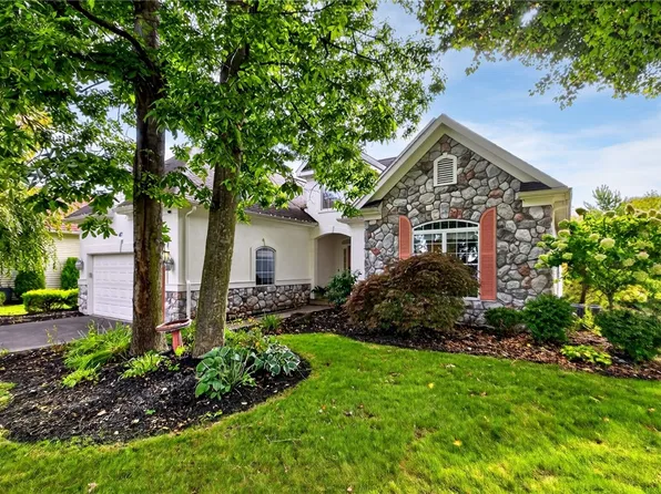 47 New London Rd, Pittsford, NY 14534