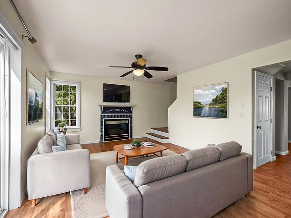 3rd image of 1140 W Starling Ave