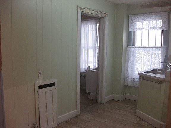 2nd image of 506 Nebobish Ave