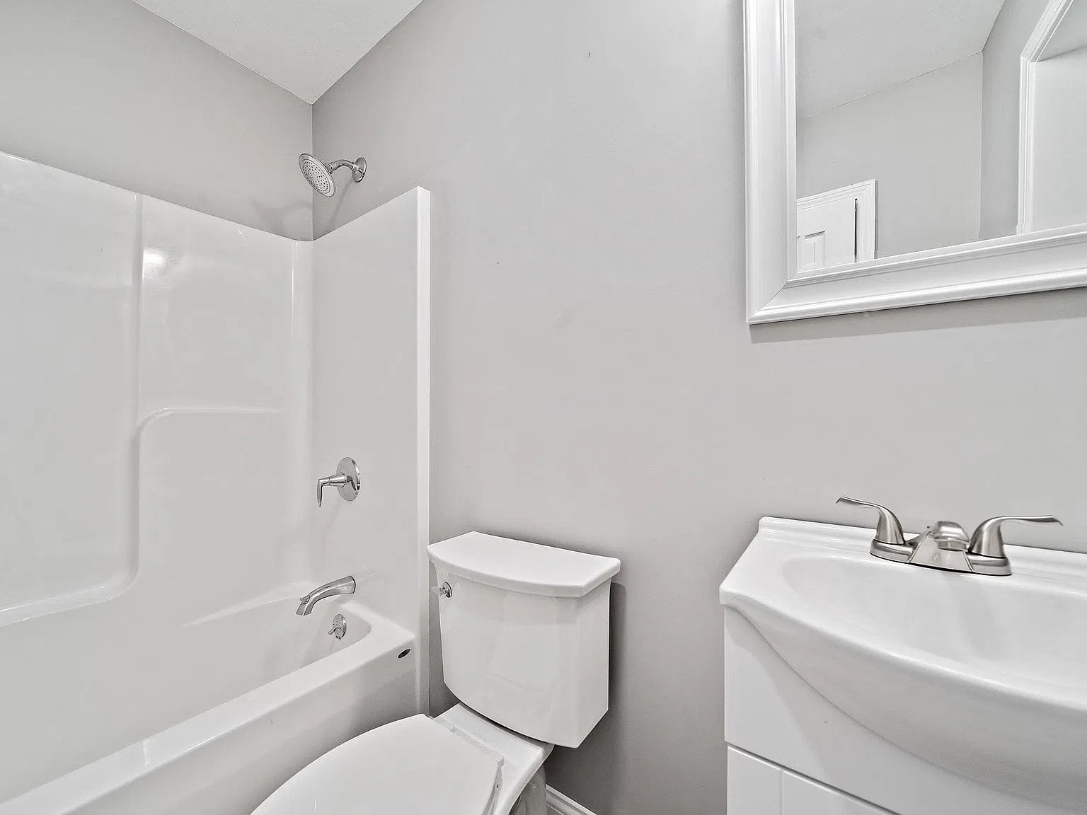 2 bed, 900 sqft, $2,400 — Photo 4