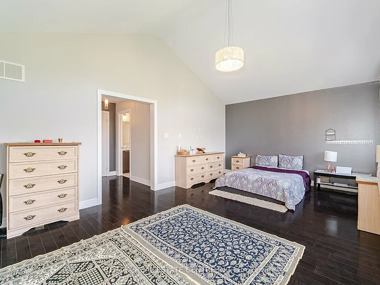 34 Alex Campbell Cres — Photo 19