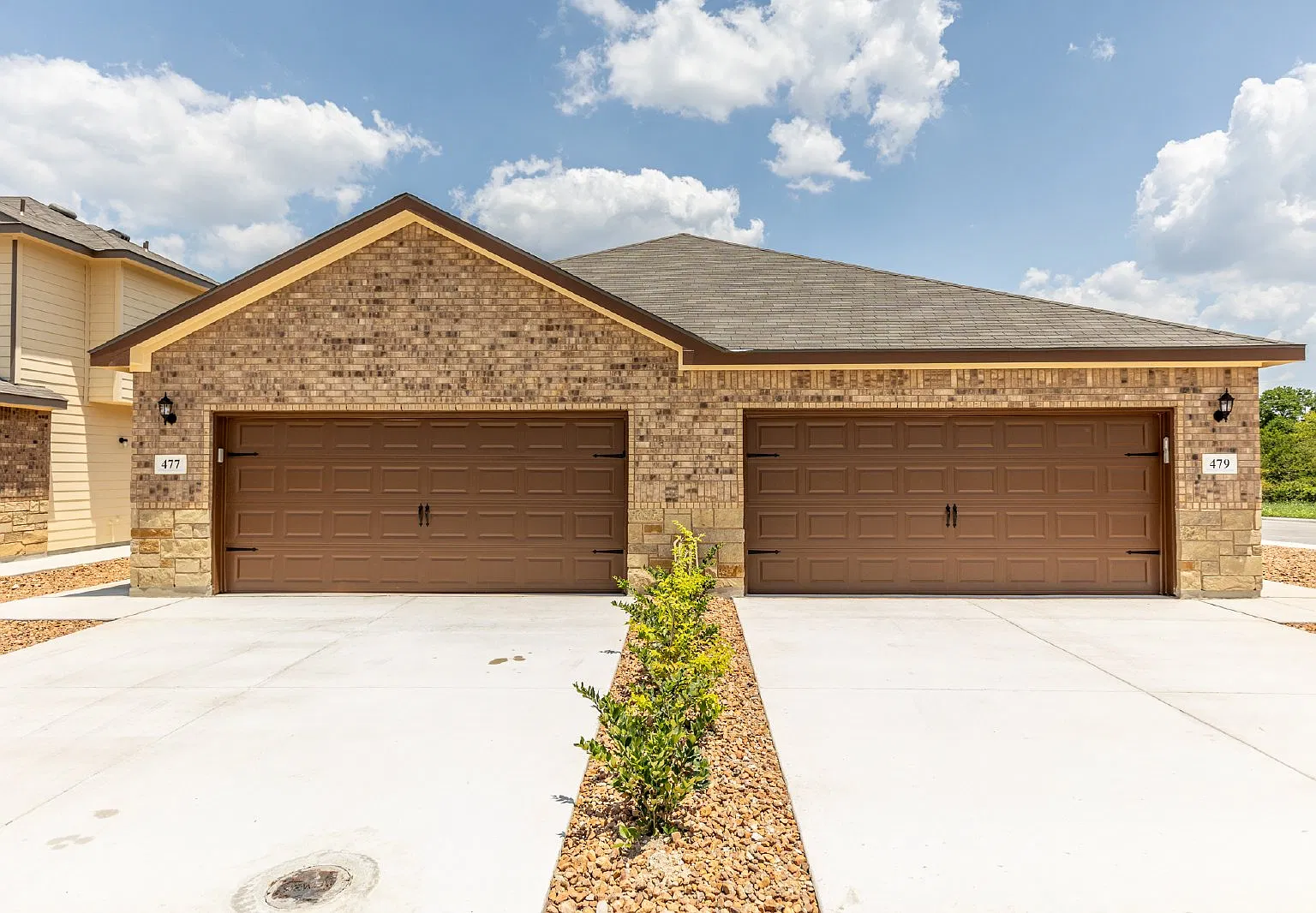 3 bed, 2.0 bath, 1600 sqft, $1,450 — Photo 1