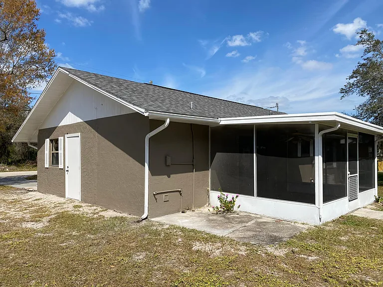 622 Lemans Dr — Photo 2