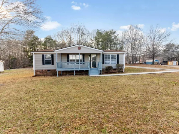 101 Pine St, Chatham, VA 24531
