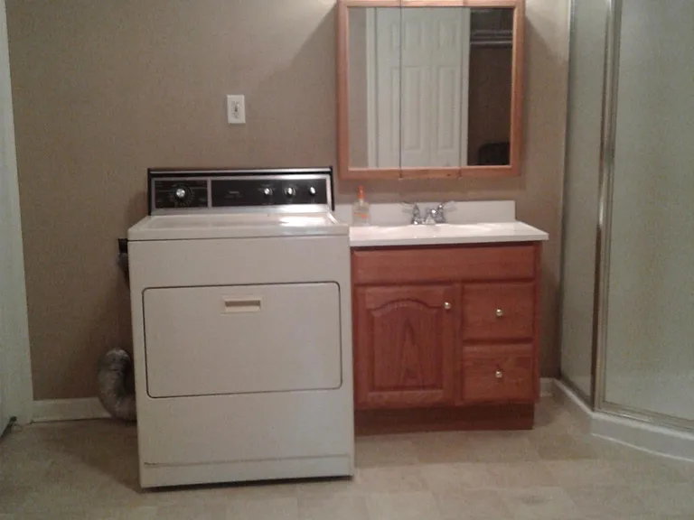1619 Wendy Cir — Photo 11