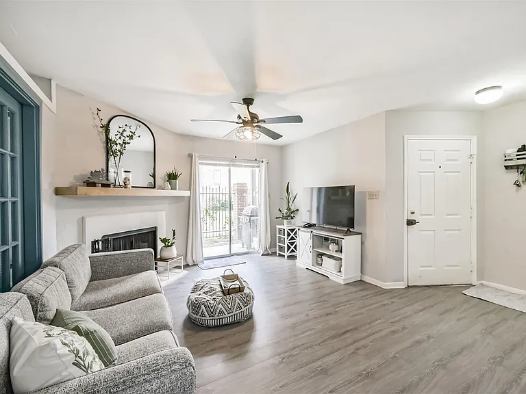 2121 Hepburn St #612 — Photo 8