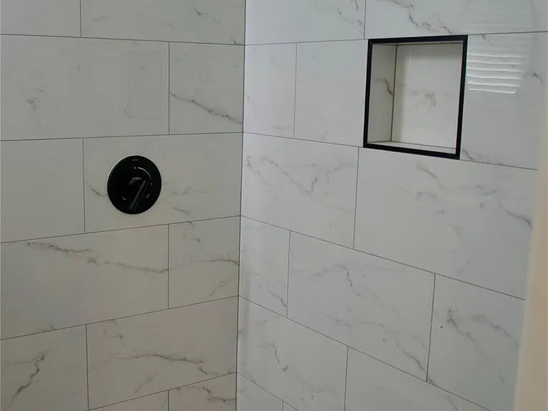 2405 Byron Ave — Photo 10