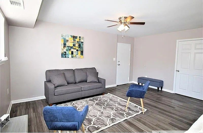 1st image of 4202 Saint Georges Ave #11