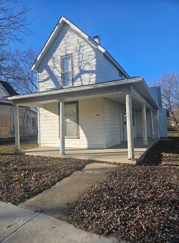 3 bed, 1195 sqft, $1,195 — Photo 1