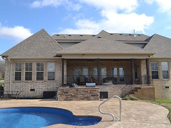 4th image of 216 Higginson Pl S