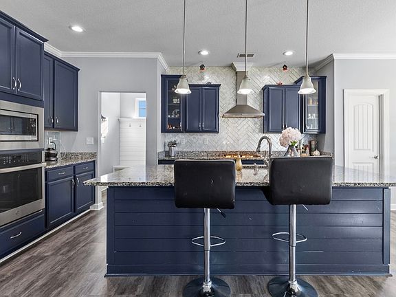 3rd image of 312 Maycox Ln #312