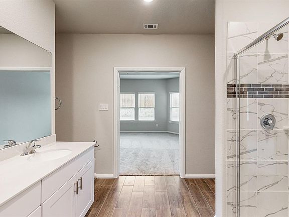 4th image of 405 Delmar Dr