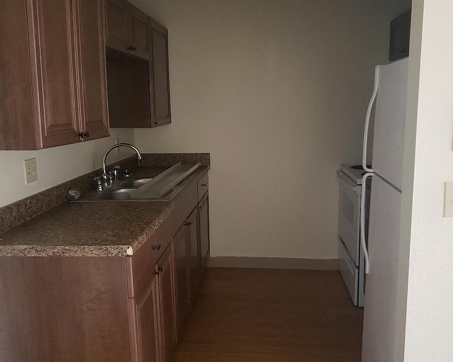 1st image of 425 Domaris Ave #42
