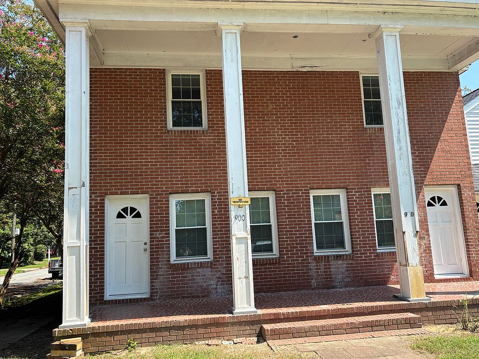 1st image of 900 Henry St #A