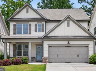 5544 Shallow Branch Dr, Flowery Branch, GA 30542