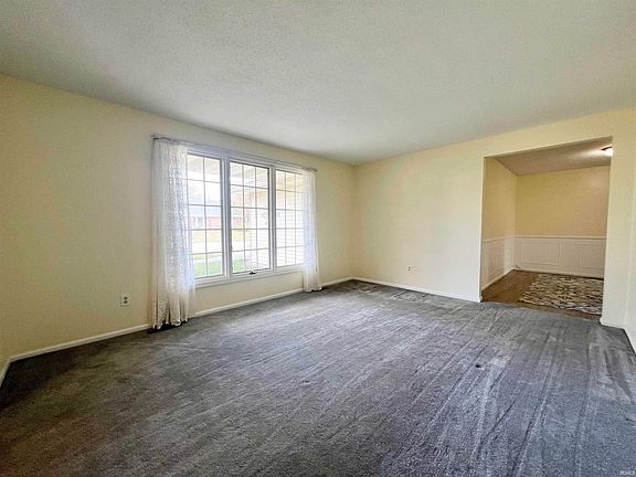 3rd image of 9619 Creek Bed Pl