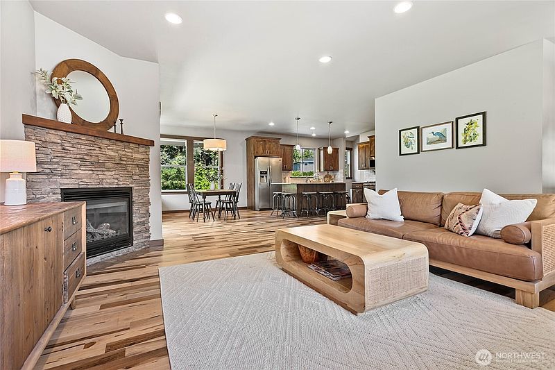 4th image of 507 Village Court