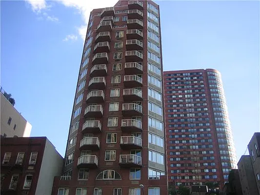 Sold by R New York | media 12