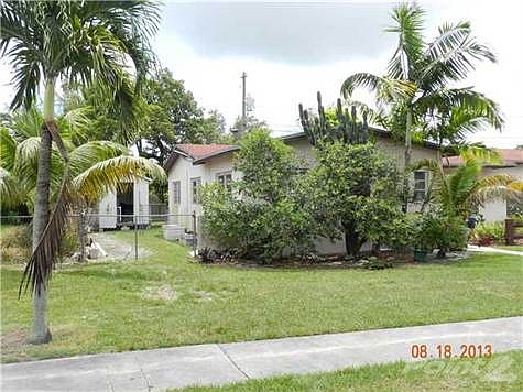 1st image of 9326 Martinique Dr