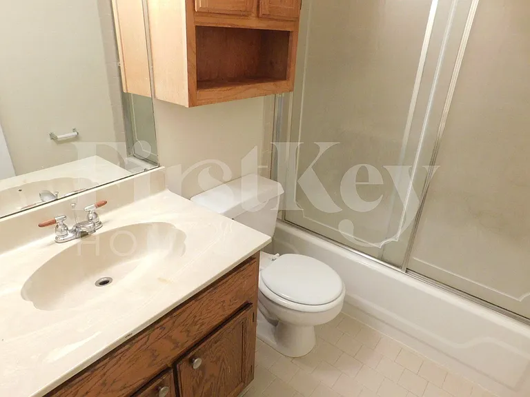 2428 Green Glen Dr — Photo 14