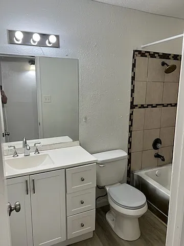 2410 Grasslands Dr — Photo 23