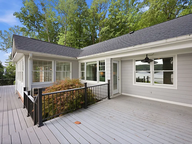 253 Lakeview Dr — Photo 13