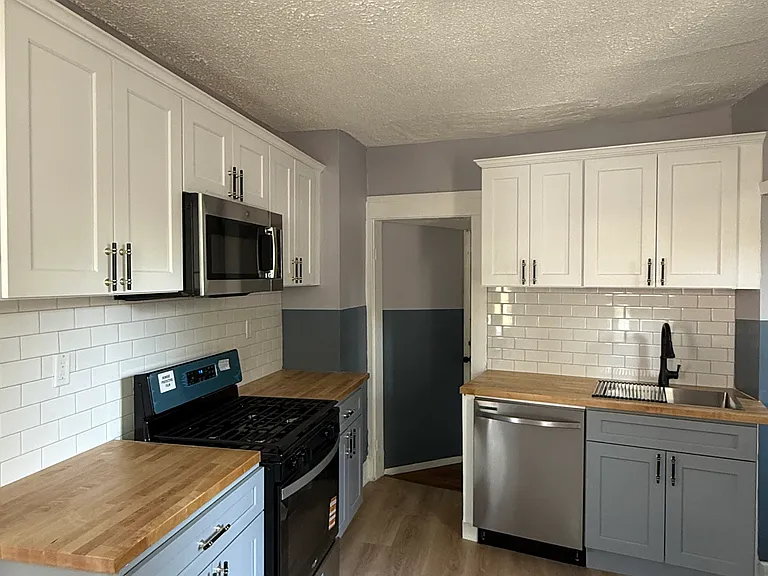 22 W Spring St #1 — Photo 6