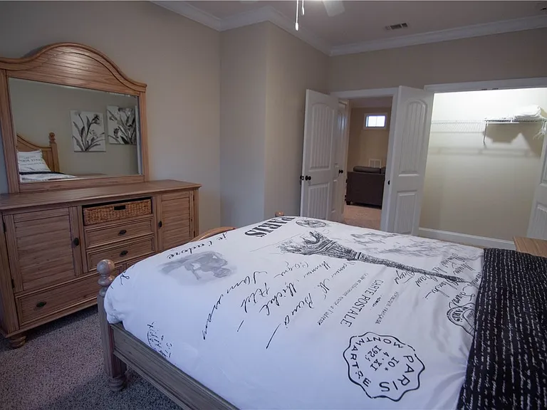 702 Mariners Cir — Photo 29