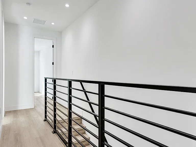 604 SW 7th Ave — Photo 21