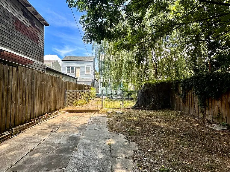 506 E Ormsby Ave — Photo 32