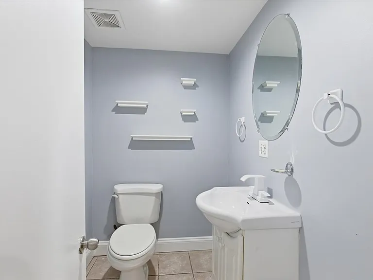 2117 N Humboldt Blvd #G — Photo 9