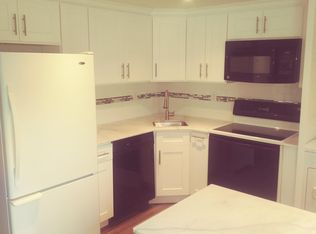 3 All Points Ter, Holbrook, NY 11741