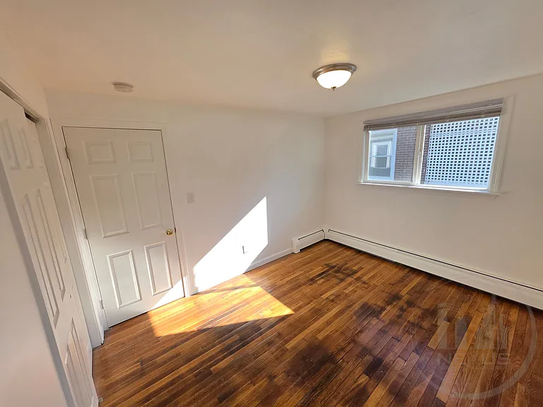  1 Samoset Ave 2b/1b Greatlocale! Garage! Laundry 1petok Spacious! — Photo 9