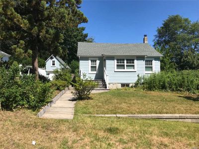8 Pirate St, Riverhead, NY, 11901