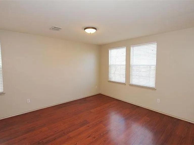 1812 Diamond Lake Trl — Photo 4