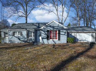 2924 Monterey St, Greensboro, NC 27406