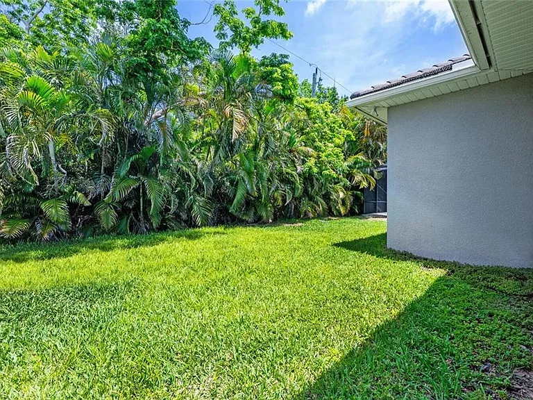 2737 Linda Dr — Photo 20