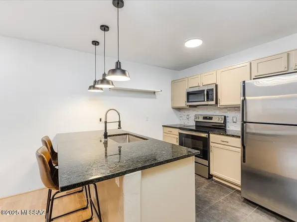5675 N Camino Esplendora APT 7139, Tucson, AZ 85718