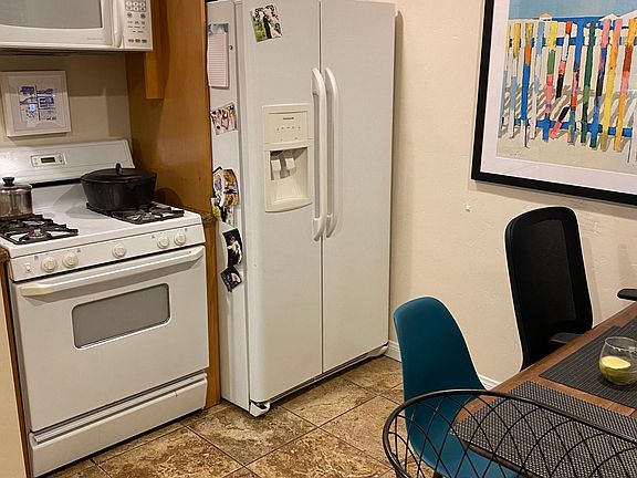 Kitchen fridge & stove