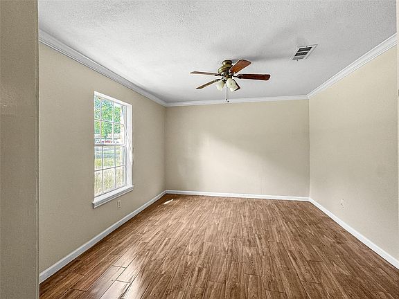 2nd image of 2535 River Rdg