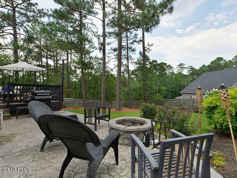 35 Bedford Cir — Photo 25