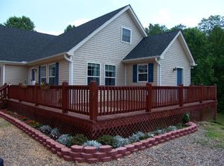 929 Angel Cove Rd, Franklin, NC 28734