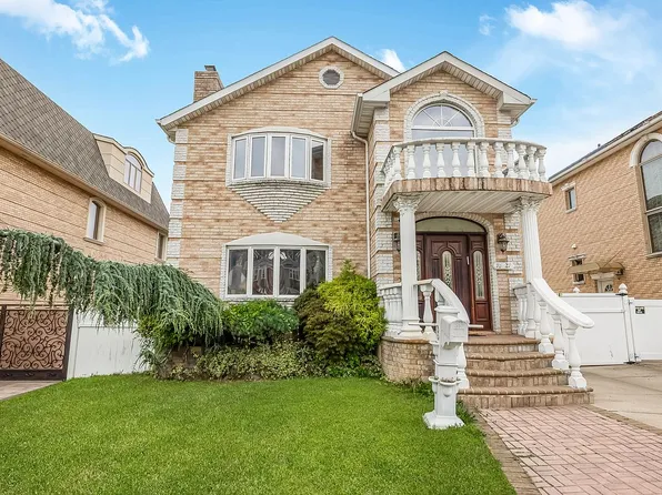 76-27 175th St #A, Fresh Meadows, NY 11366