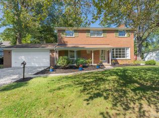 20940 Thorofare Rd, Grosse Ile, MI 48138