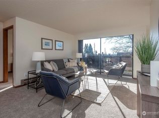 8217 5th Ave NE APT 302, Seattle, WA 98115