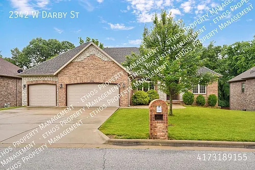 2342 W Darby St Photo 1