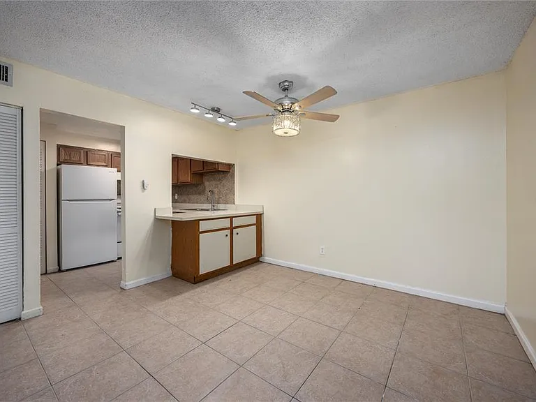 6519 W Newberry Rd #1004 — Photo 4