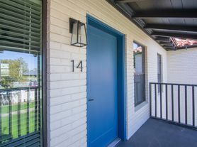 Modern on Mariposa - 14