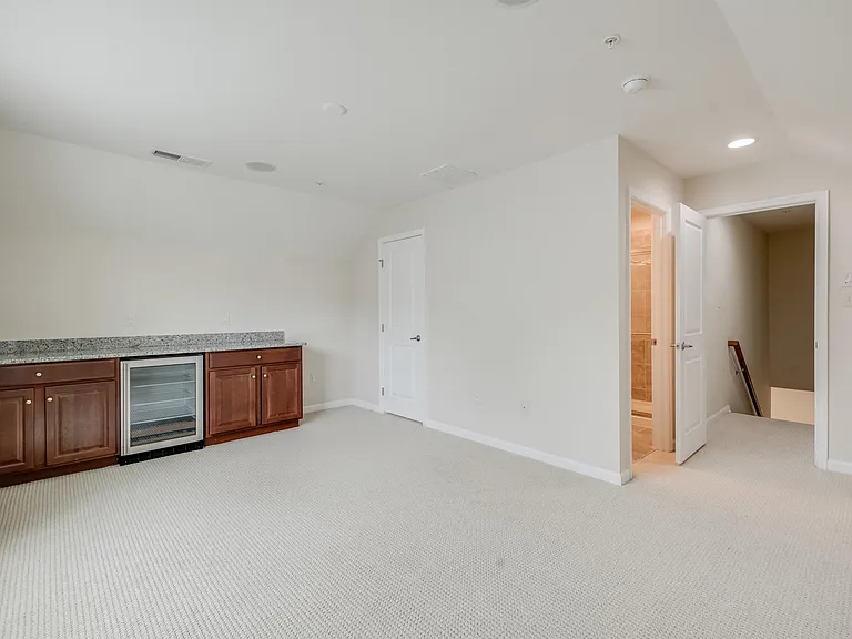 7567 Arundel Woods Dr — Photo 31